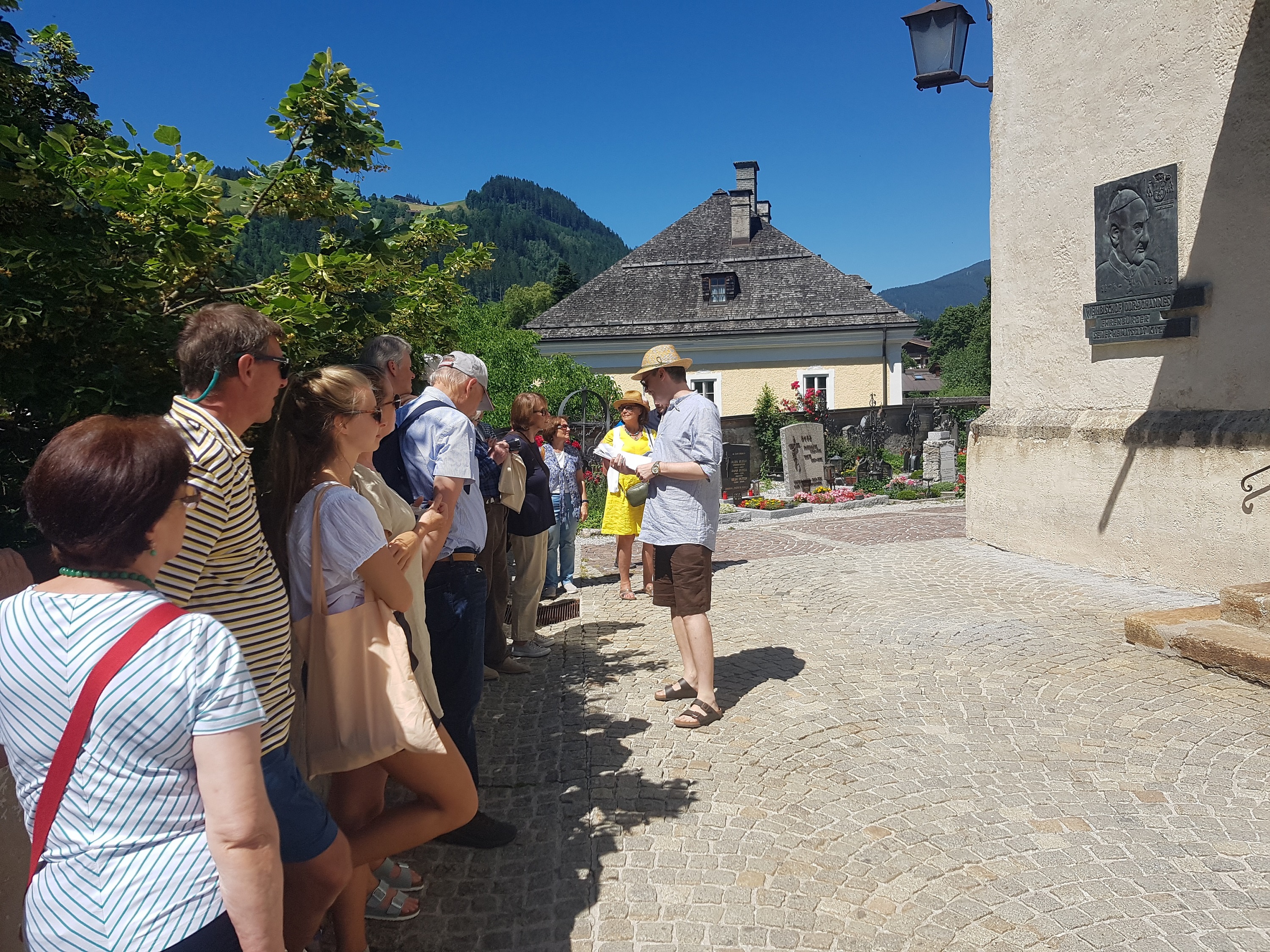 Kitzbühel. Porträts. In der Stadt. - Rundgang mit OSR Hans Wirtenberger & Dr. Helmuth Oehler am 29.06.2019. Foto: Dr. Wido Sieberer, Kitzbühel.